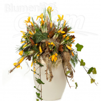 Urne mit Blumenschmuck